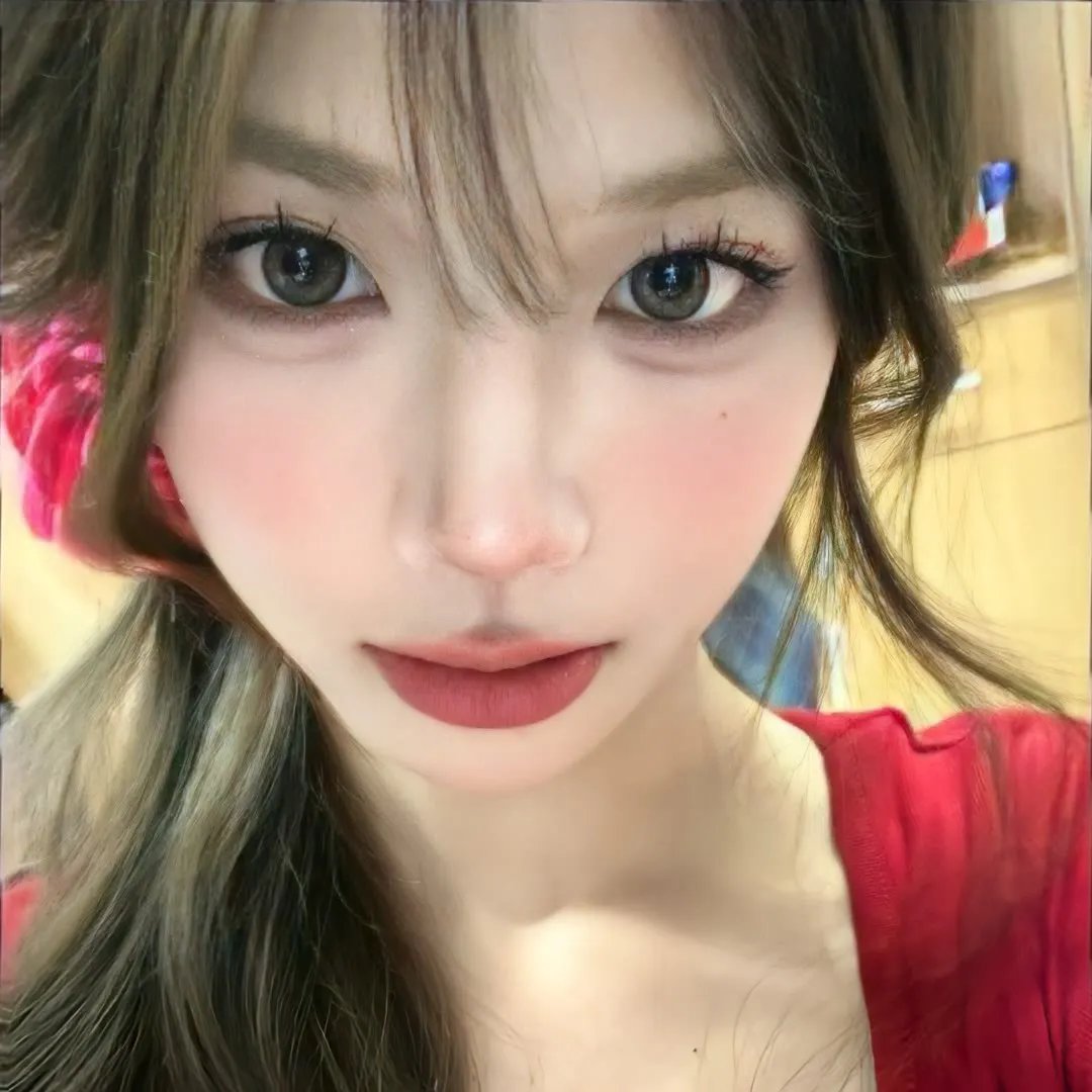 她